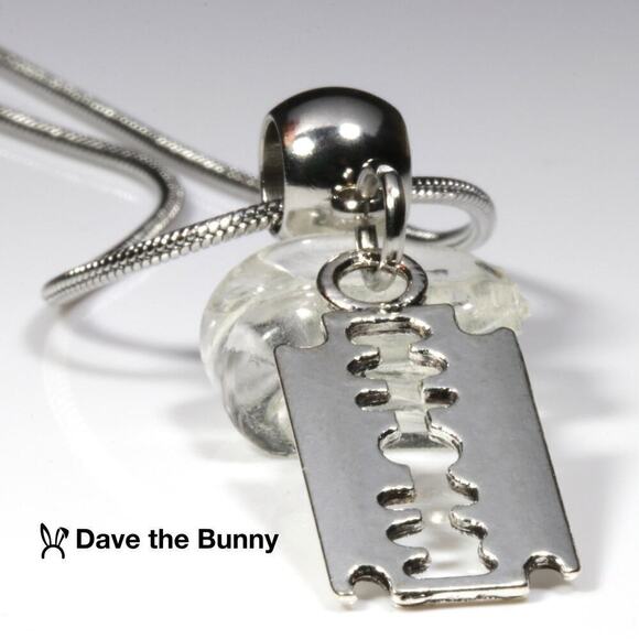 Razor Blade Necklace  - Punk Rock or an Emo Necklace - Picture 5 of 9